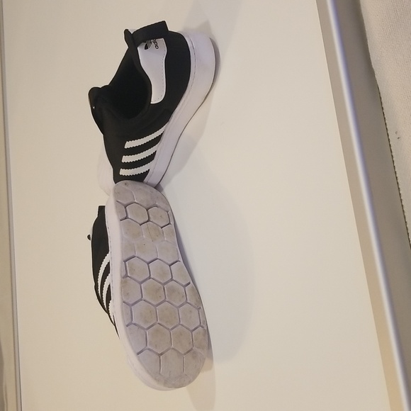 Adidas Kids Black and White Sneakers - Picture 10 of 10